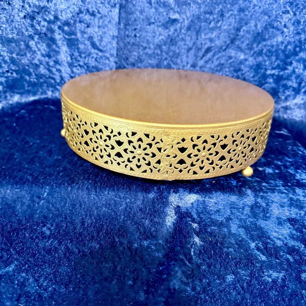 Decorative Gold Metal Cake Stand with Filigree Base
